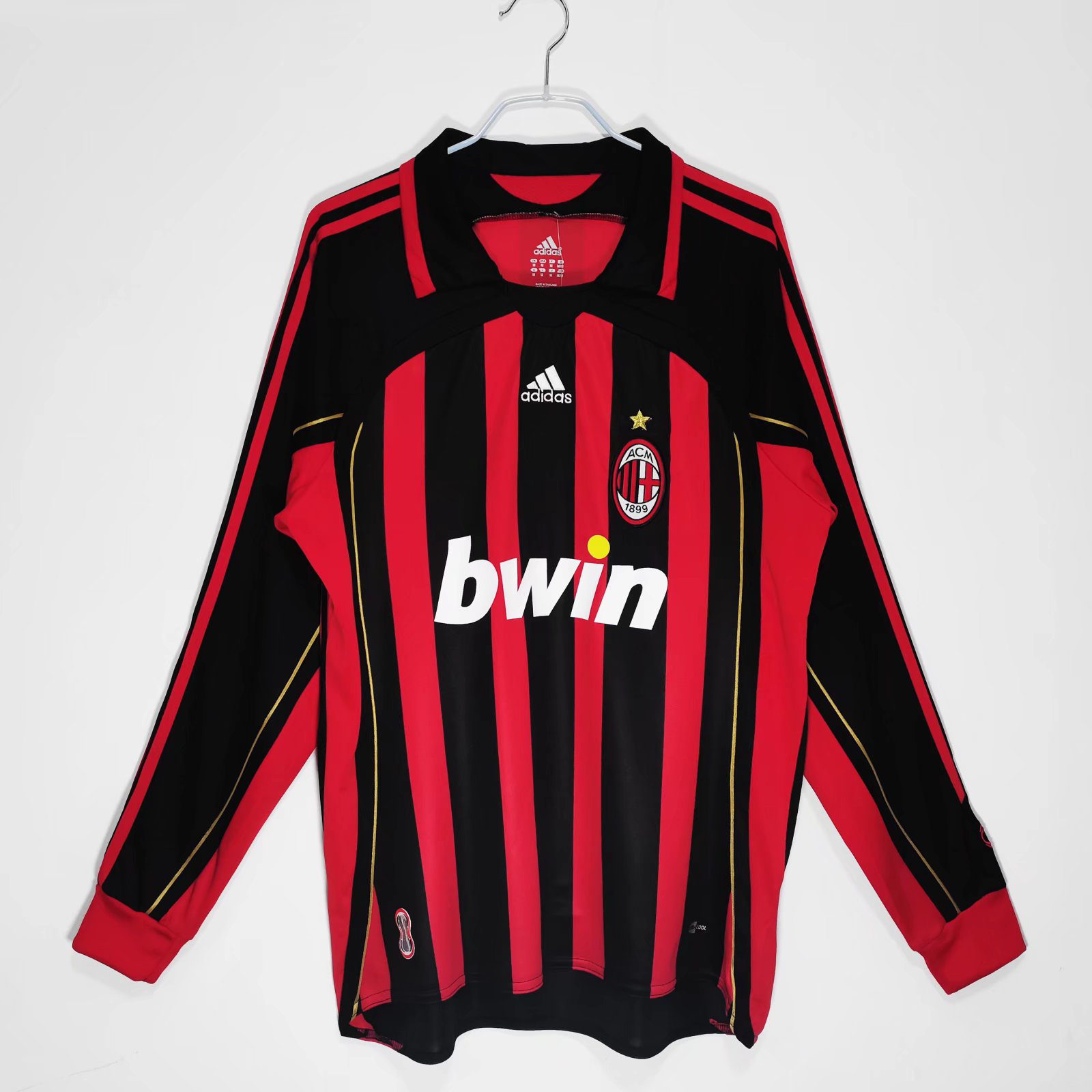 3421beb5 MILAN TITULAR RETRO 2006/07 - Imagen 1
