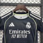 REAL MADRID SUPLENTE 2025/26 KIT NIÑO - Imagen 2