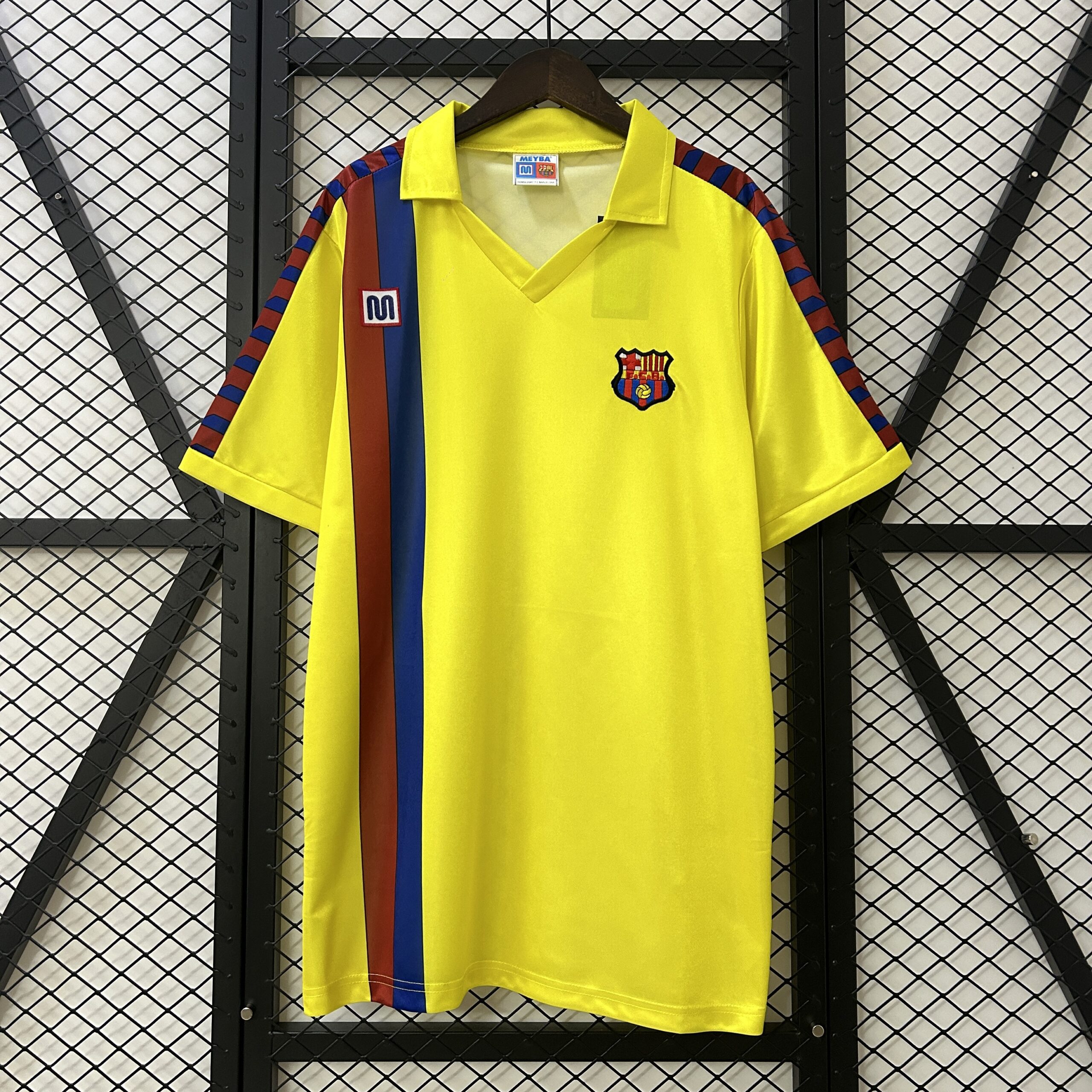3a5bcd9e BARCELONA SUPLENTE RETRO 1982-1984 - Imagen 1