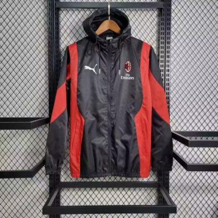 MILAN CORTAVIENTO CON CAPUCHA NEGRO
