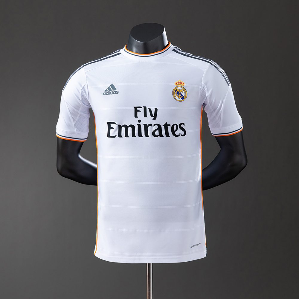 a17f2b96 REAL MADRID TITULAR RETRO PLAYER 2013/14 - Imagen 1