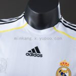REAL MADRID TITULAR RETRO PLAYER 2009/10 - Imagen 4