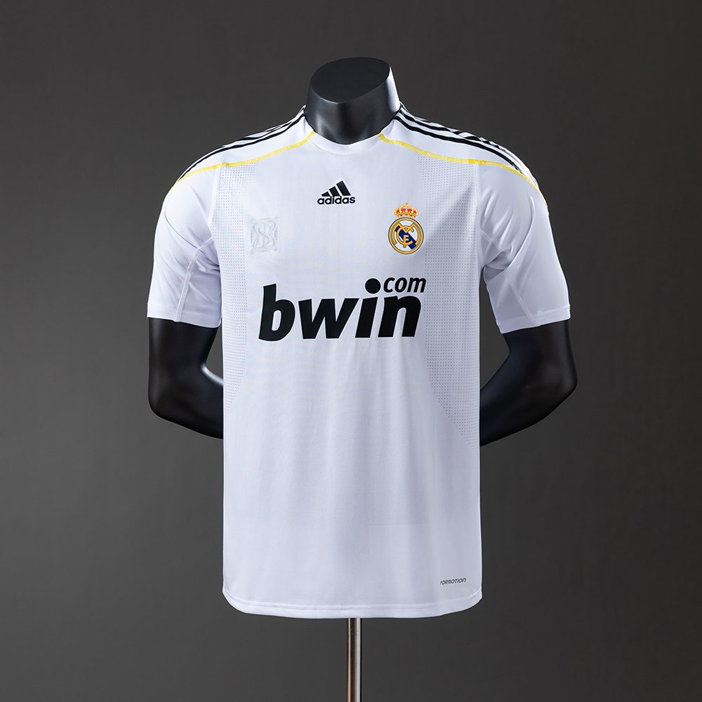 d4c9b308 REAL MADRID TITULAR RETRO PLAYER 2009/10 - Imagen 1