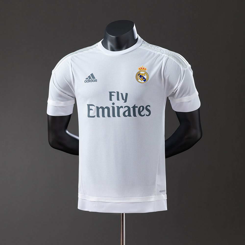 ea80392e REAL MADRID TITULAR RETRO PLAYER 2015/16 - Imagen 1