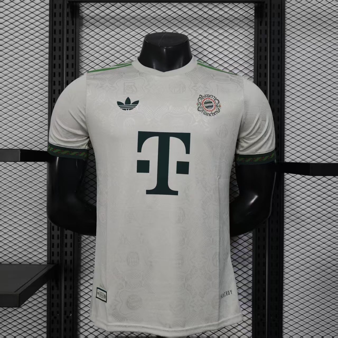 6b91b38f BAYERN SPECIAL OKTOBERFEST PLAYER VERSION - Imagen 1