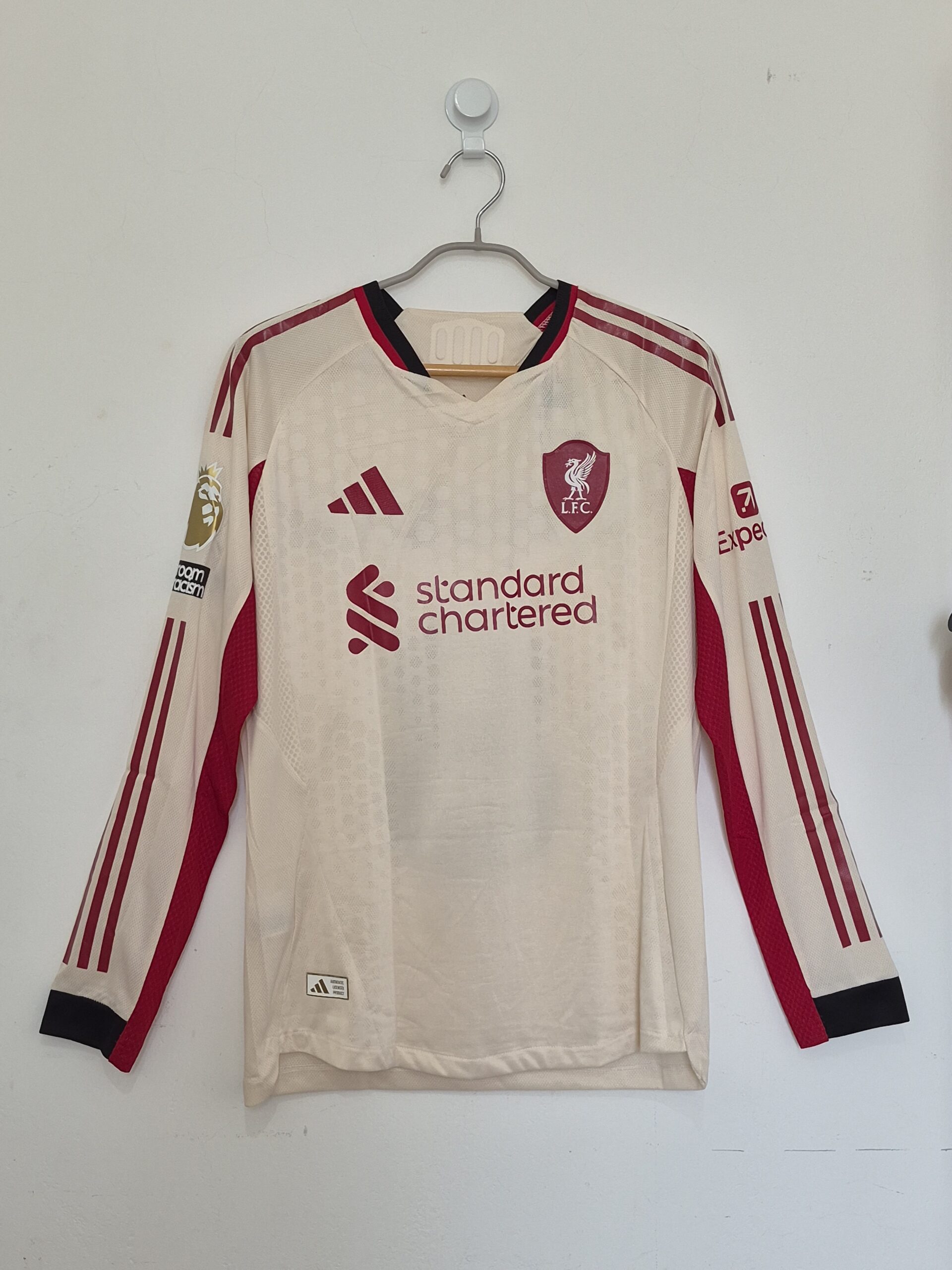 20261005_112748 LIVERPOOL SUPLENTE MANGA LARGA 2025/26 PLAYER VERSION SZOBOSZLAI #8 - TALLA L (AJUSTE M) - Imagen 1