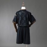 PORTUGAL BLACK EDITION 2026 KIT NIÑO - Imagen 2