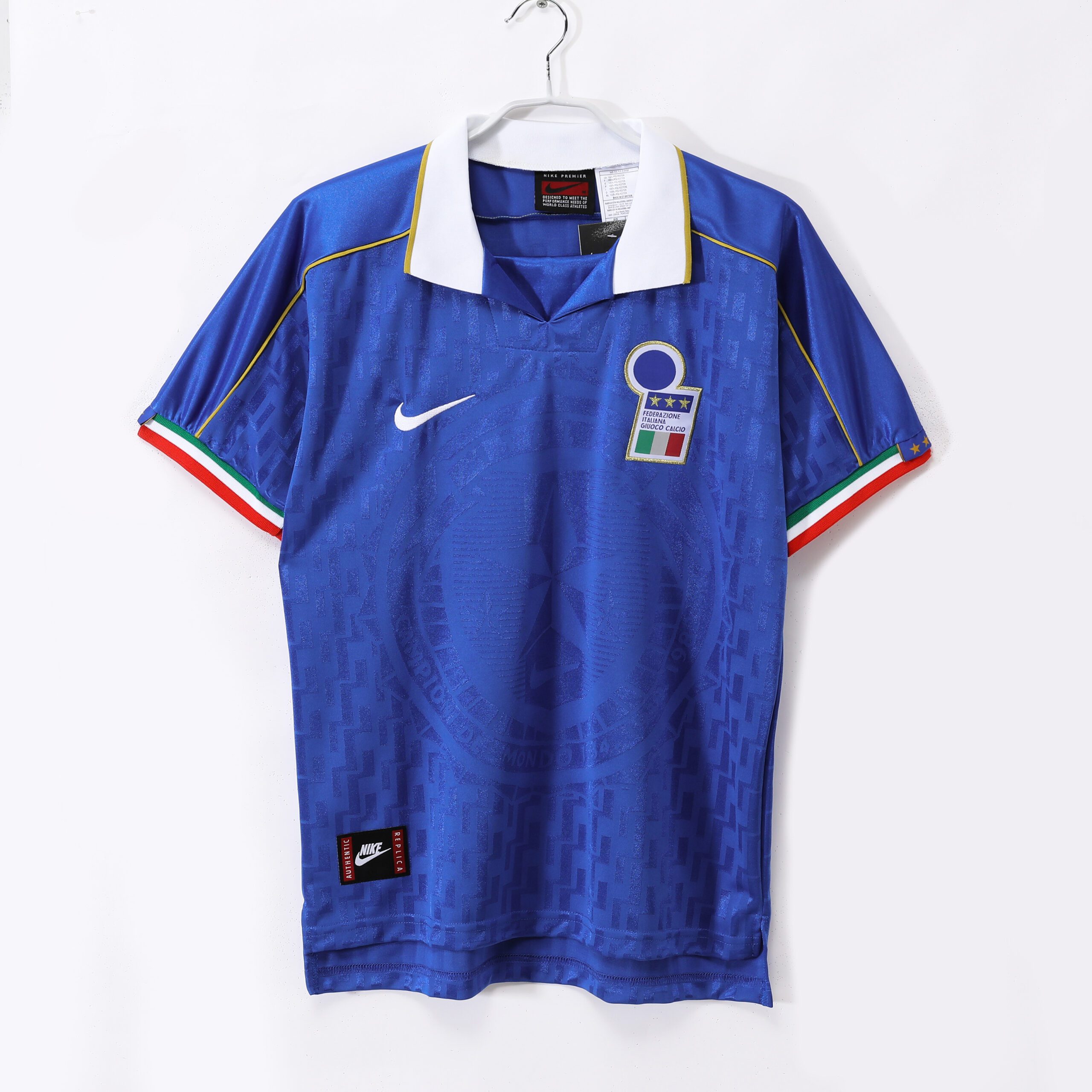 0e228e3b ITALIA TITULAR RETRO 1995 - Imagen 1
