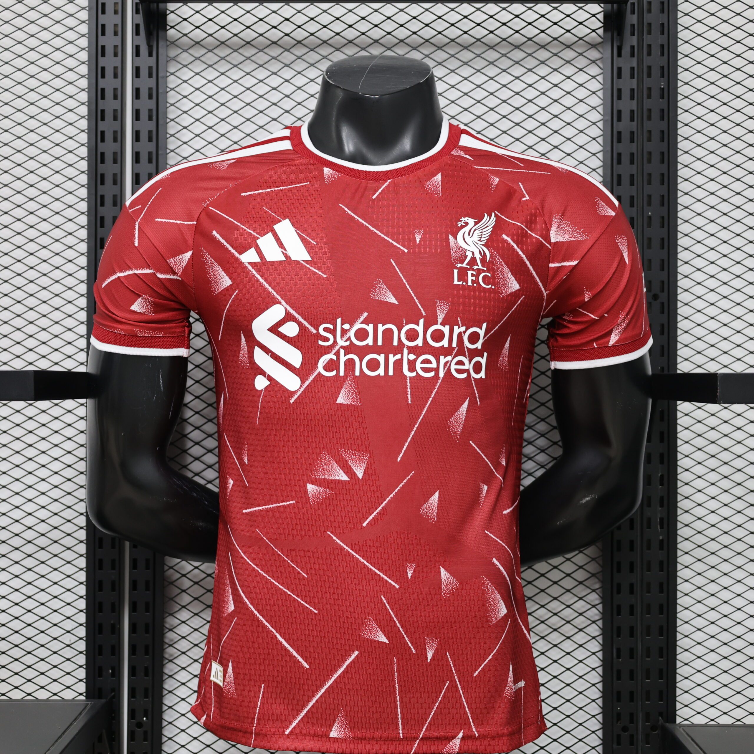 c3713385 LIVERPOOL TITULAR PLAYER VERSION 2026/27 - Imagen 1
