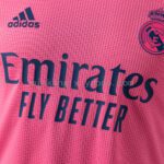 REAL MADRID SUPLENTE RETRO PLAYER 2020/21 - Imagen 3