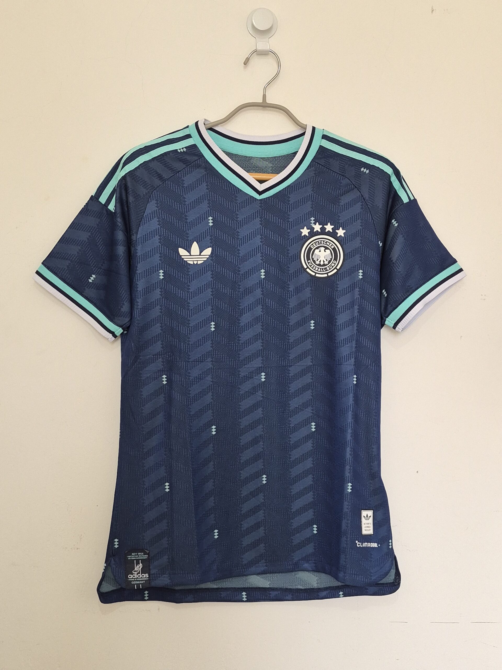 20261005_103037 ALEMANIA SUPLENTE 2026 PLAYER VERSION - ETIQUETA L (CALCE REAL M) - Imagen 1