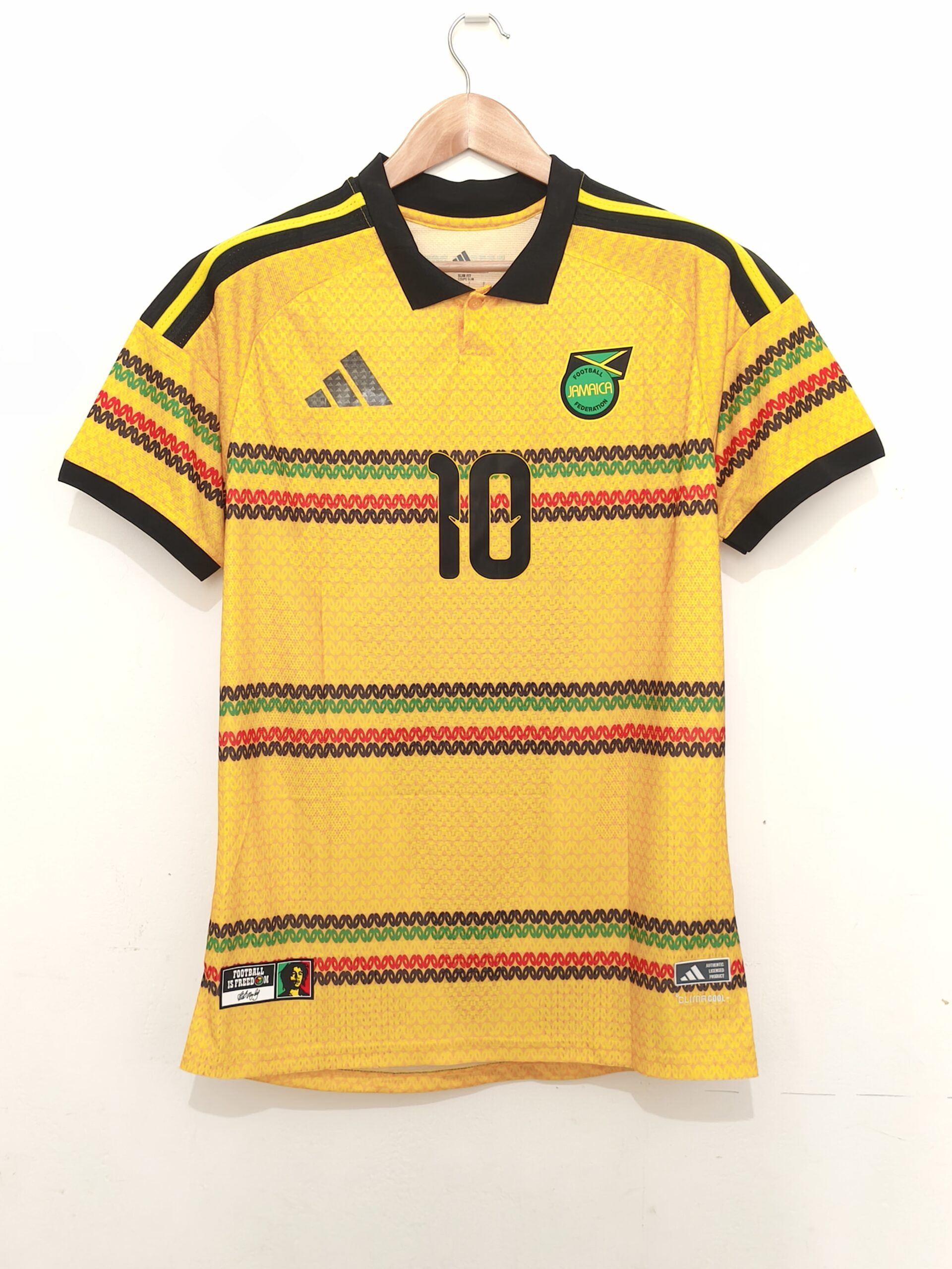 IMG_20260509_120038 JAMAICA TITULAR 2026 PLAYER VERSION MARLEY #|0 - ETIQUETA L (CALCE REAL M) - Imagen 1