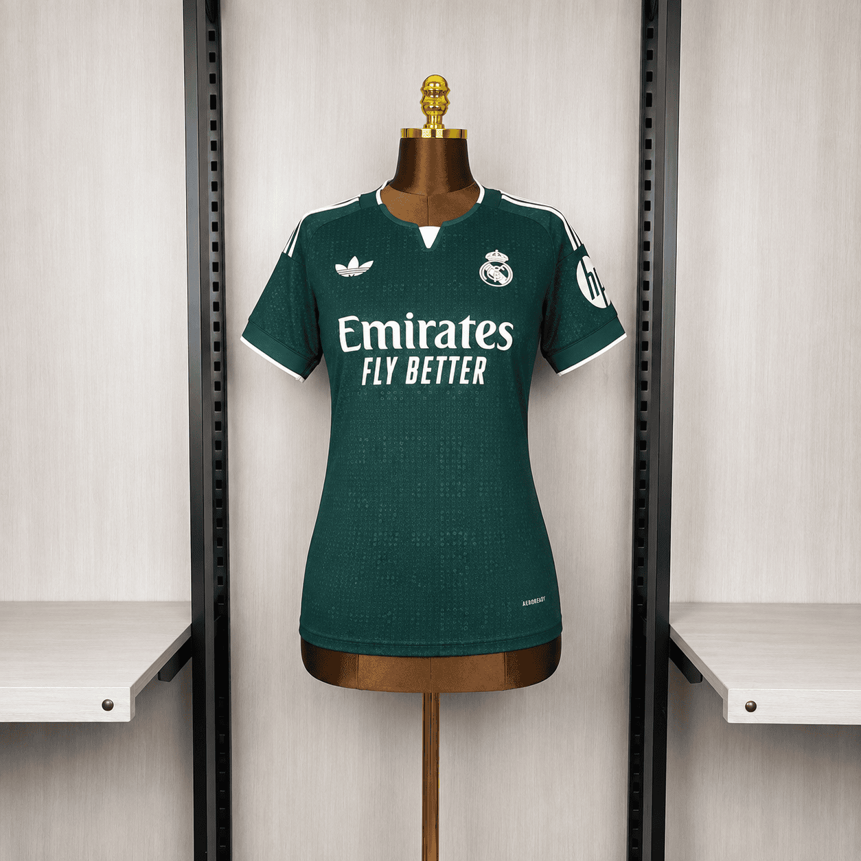 35aa3424 REAL MADRID SUPLENTE WOMAN VERSION 2026/27 - Imagen 1