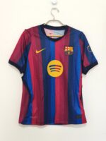 BARCELONA TITULAR PLAYER VERSION 2026/27 ETIQUETA L (CALCE REAL M)