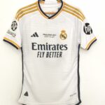 REAL MADRID TITULAR 2021/22 PLAYER VERSION - FINAL CHAMPIONS - KROOS #8 - ETIQUETA L (CALCE REAL S)