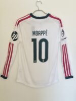REAL MADRID TITULAR MANGA LARGA PLAYER VERSION 2026/27 - ETIQUETA L (CALCE REAL M) - Imagen 2