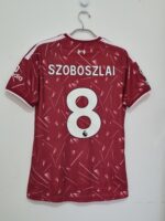 LIVERPOOL TITULAR 2026/27 PLAYER VERSION - SZOBOSZLAI #8 - ETIQUETA XL (CALCE REAL M/L) - Imagen 2