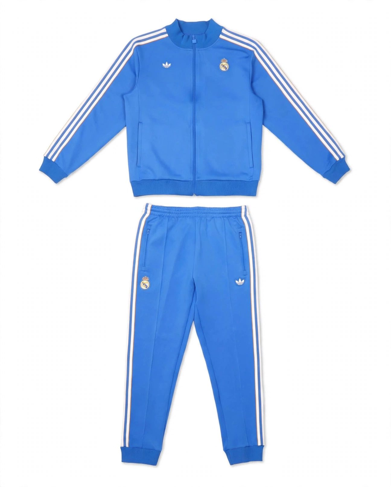 IMG-20261030-WA8393 REAL MADRID JACKET SET AZUL TERRACE ICONS 2025/26 CASACA Y PANTALÓN - TALLA M - Imagen 1